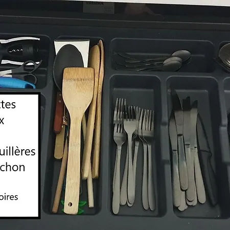 아파트 Superb Apartment, Private With Parking