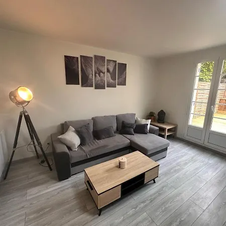 Superb Apartment, Private With Parking *